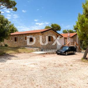 DALMACIJA, TROGIR - Privatna oaza uz plažu