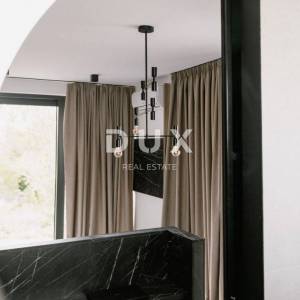 DALMACIJA, VODICE – Arhitektonsko remek djelo samo 350m od mora
