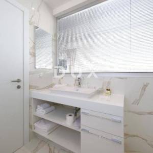 DALMACIJA, ZADAR - Luksuzan hotel na top lokaciji 
