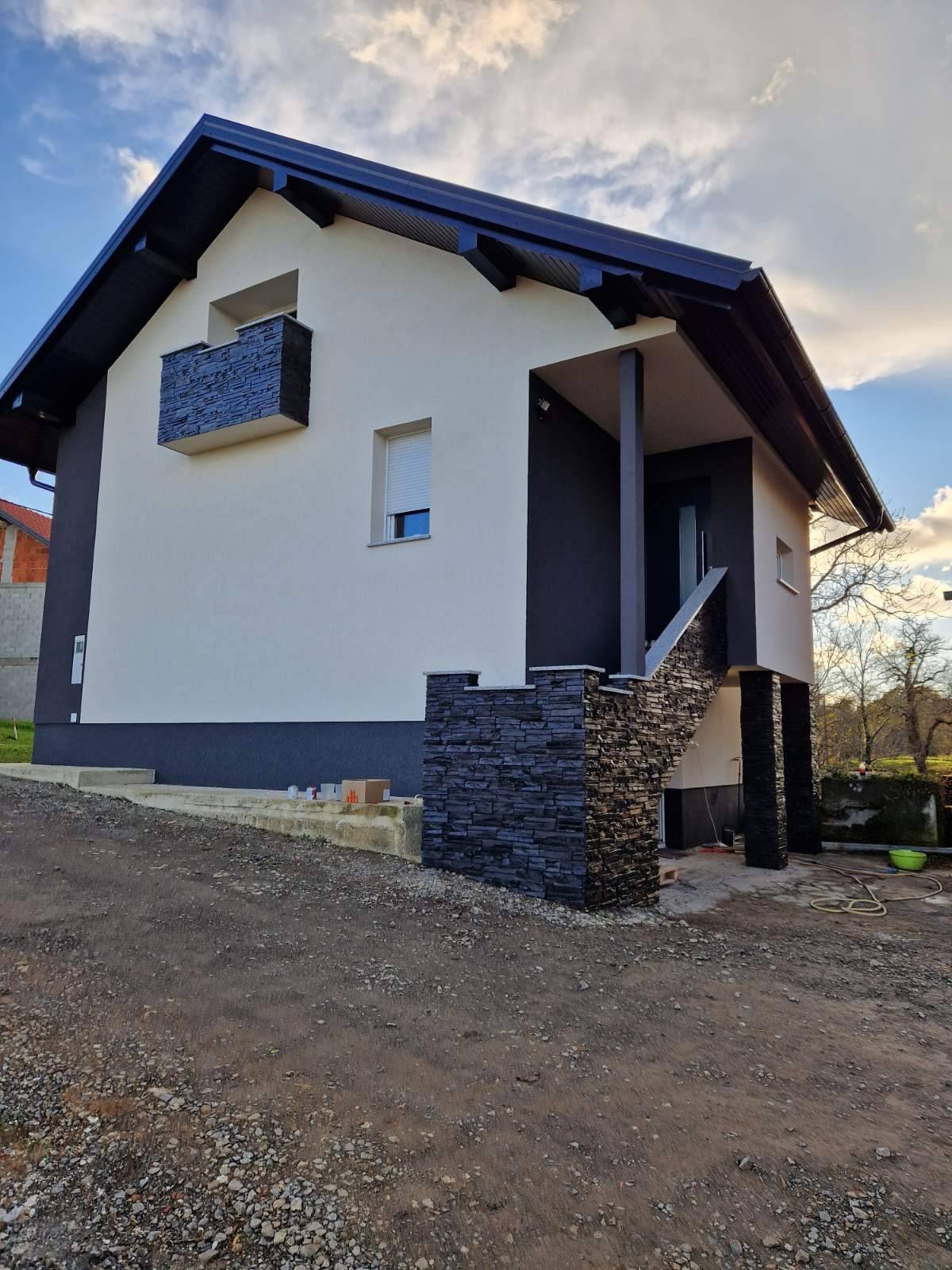DEKORATIVNI KAMEN RAZNE BOJE -AKCIJA-