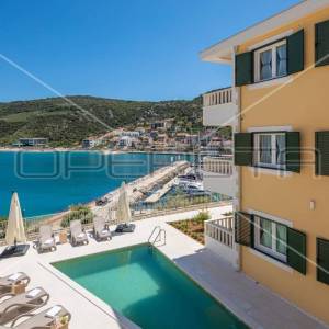 Dizajnerska vila 1. red do mora, 407 m2, Marina kraj Trogira                    