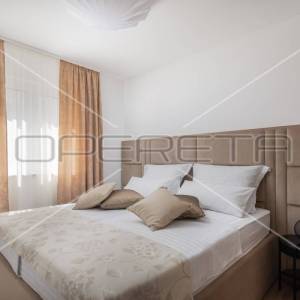 Dizajnerska vila 1. red do mora, 407 m2, Marina kraj Trogira                    