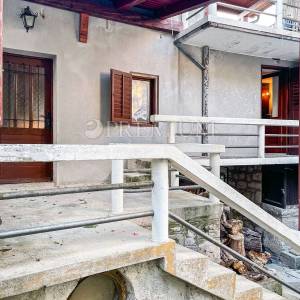 Dobrinj, dvije kamene kuće u samom centru!