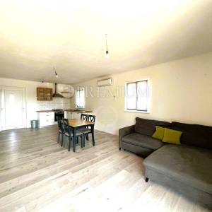 Dobrinj-Kras,  prizemnica 75m2 na parceli površine 1080 m2!