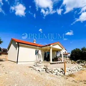 Dobrinj-Kras,  prizemnica 75m2 na parceli površine 1080 m2!