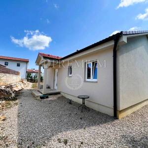 Dobrinj-Kras,  prizemnica 75m2 na parceli površine 1080 m2!