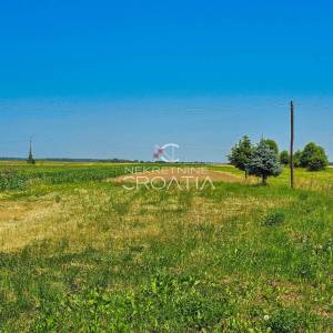 DONJE LADANJE: NOVOUREĐENA, 12 km od VARAŽDINA!