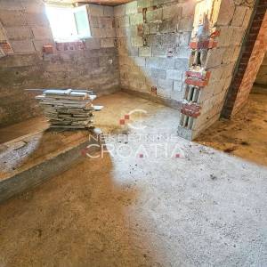 DONJE LADANJE: NOVOUREĐENA, 12 km od VARAŽDINA!