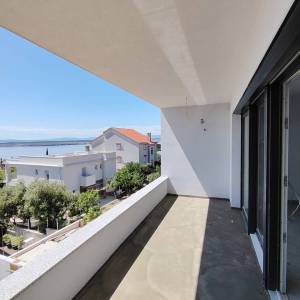 Dramalj, 1.kat,  126m2, parking, 300 m od mora S3