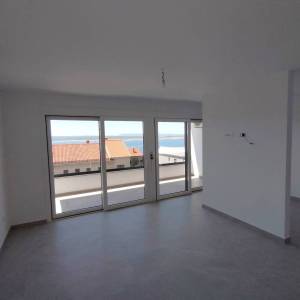 Dramalj, 1.kat,  126m2, parking, 300 m od mora S3