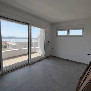 Dramalj, 1.kat,  126m2, parking, 300 m od mora S3