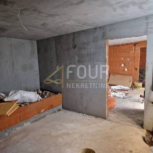 Dramalj, 37.92m2, roh bau prostor