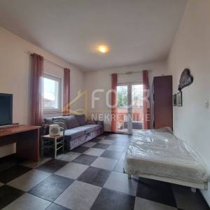 Dražice, 77.70m2, u naravi stan 2s+db, lođa