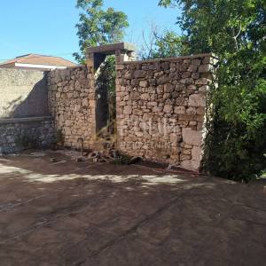 Drniš - centar, kamena starina od 440m2