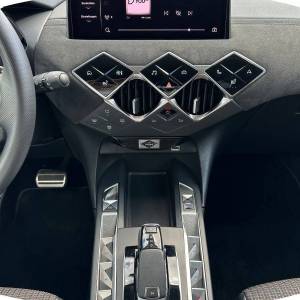 DS3 1.5 BlueHDi Aut. Performance Line 131 KS, LED+GR SJED+ASIST