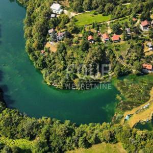 Duga Resa - Zvečaj, prekrasno imanje na obali Mrežnice