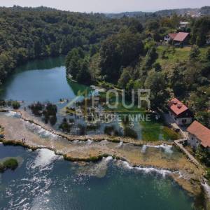 Duga Resa - Zvečaj, prekrasno imanje na obali Mrežnice