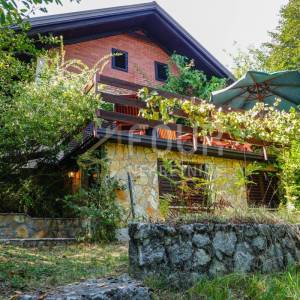 Duga Resa - Zvečaj, prekrasno imanje na obali Mrežnice