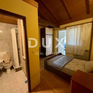 DUGO SELO, LUKARIŠĆE - prostrana poslovno-stambena kuća 330m2 + okoliš 800m2