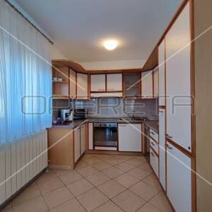 Dugoročan najam, jednosoban stan, prvi red do mora, 55 m2, Diklo