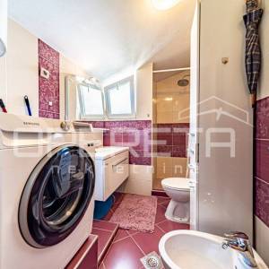Dvije jedinice prvi red do mora, terasa i vrt, Korčula