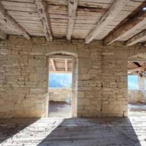 Dvije kamene kuće za renovaciju s velikim zemljištem – Motovun