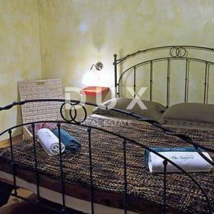 Dvije prekrasne vile s bazenom na prostranoj okućnici