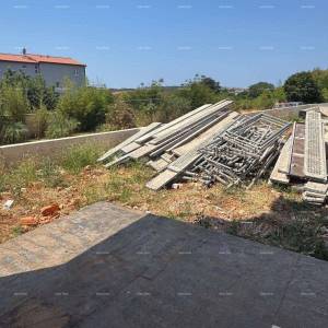 Dvodsoban stan u prizemlju na Medulinskoj. S1