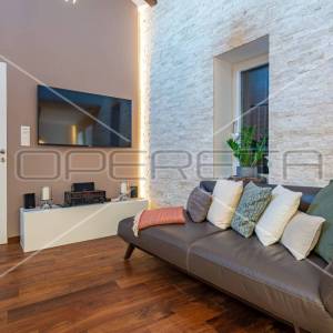 Dvoetažni stan s krovnom terasom, 180 m2, Centar, Zadar