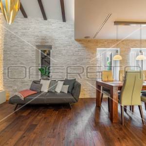 Dvoetažni stan s krovnom terasom, 180 m2, Centar, Zadar