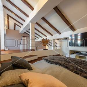 Dvoetažni stan s krovnom terasom, 180 m2, Centar, Zadar