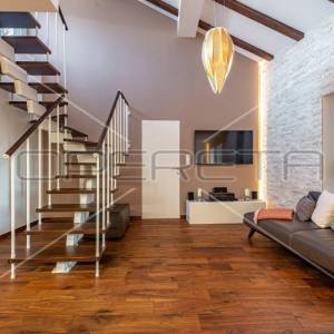 Dvoetažni stan s krovnom terasom, 180 m2, Centar, Zadar