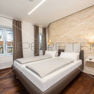 Dvoetažni stan s krovnom terasom, 180 m2, Centar, Zadar