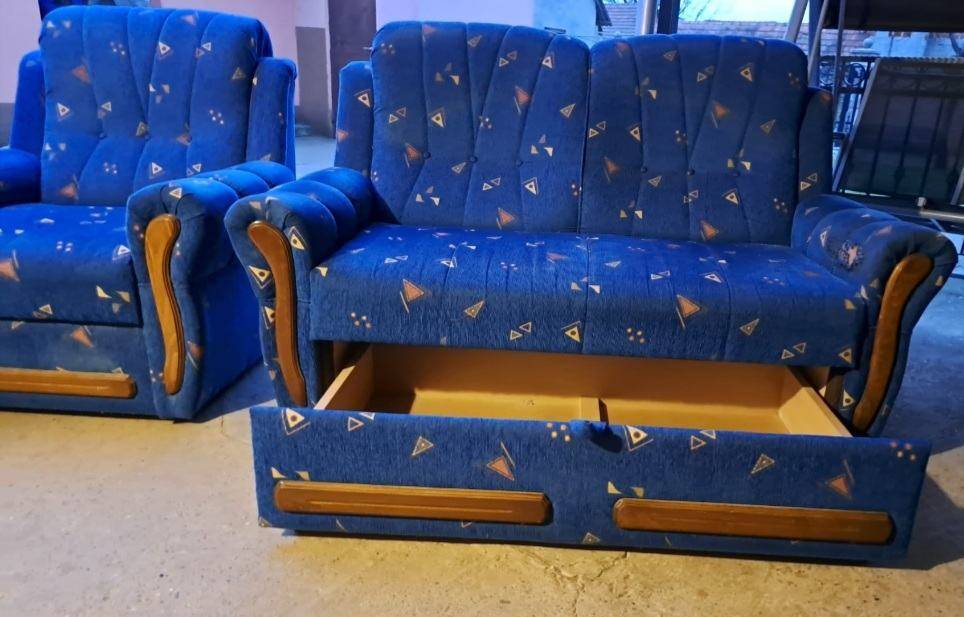 Dvosjed i fotelja
