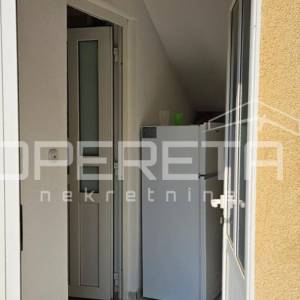 Dvosoban stan, 74,2 m2, 50 m do mora, Tribanj, Starigrad