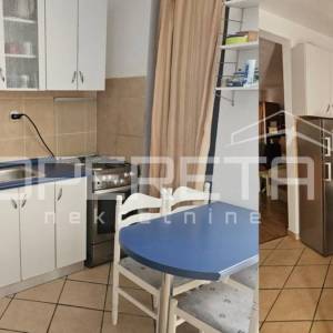 Dvosoban stan, 74,2 m2, 50 m do mora, Tribanj, Starigrad