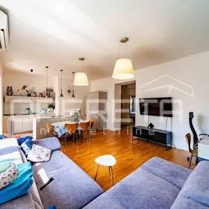 Dvosoban stan od 72 m² u manjoj zgradi