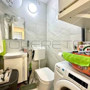 Dvosobni renovirani stan s pogledom na more u Šibeniku, Križ, 50 m2
