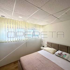 Dvosobni renovirani stan s pogledom na more u Šibeniku, Križ, 50 m2
