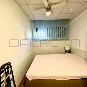 Dvosobni renovirani stan s pogledom na more u Šibeniku, Križ, 50 m2
