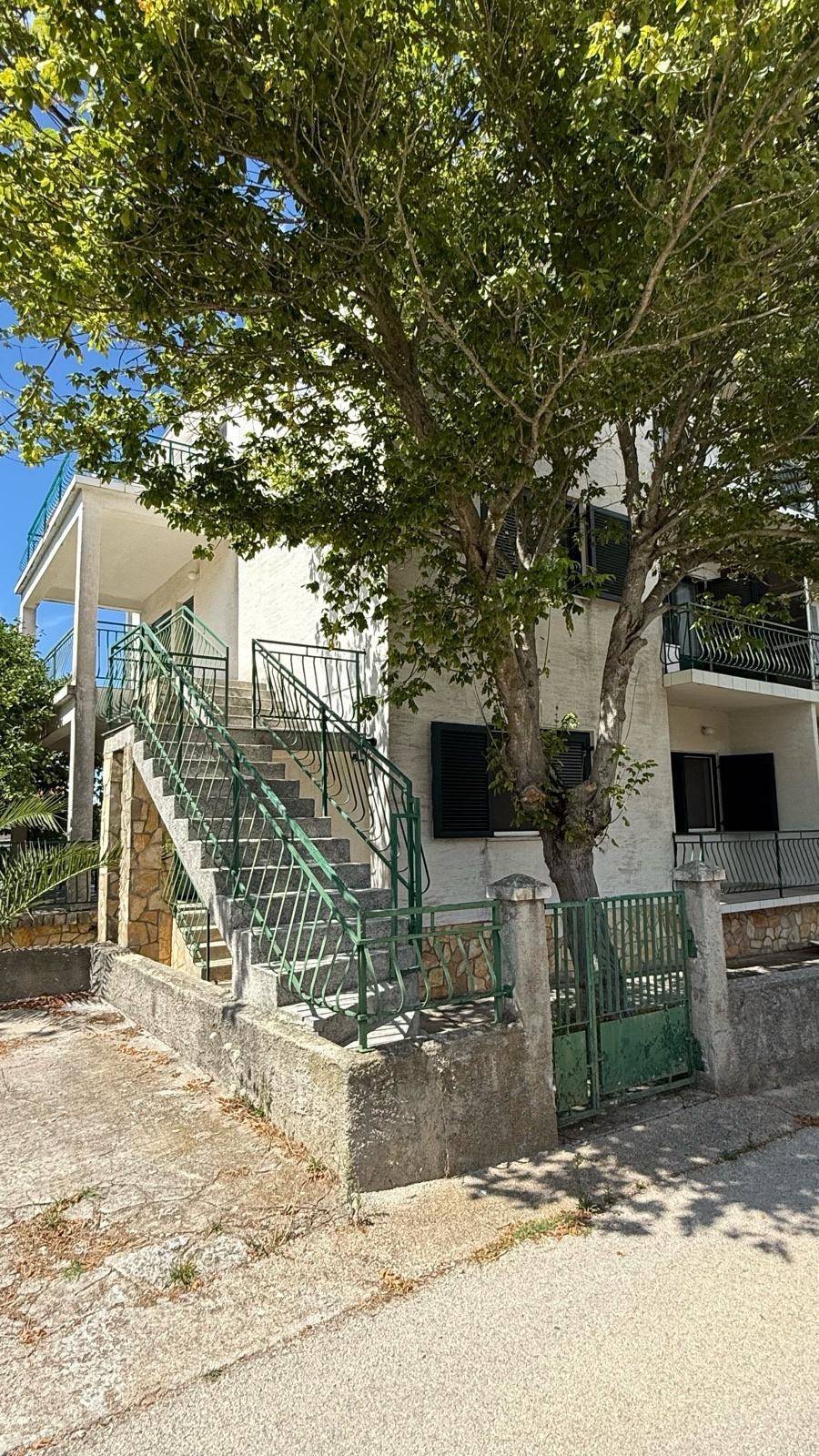 Dvosobni stan na prodaji, otok Pašman, 76.00 m2 (prodaja)