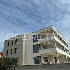 Dvosobni stan u novogradnji s pogledom na more, Tribunj, 107,50 m2