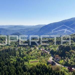 Ekskluzivna planinska vila s bazenom i nesmetanim pogledom (Delnice)
