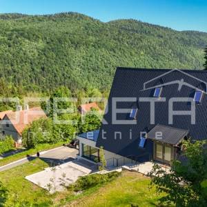 Ekskluzivna planinska vila s bazenom i nesmetanim pogledom (Delnice)
