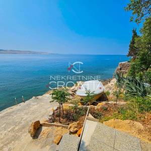 EKSKLUZIVNO: 9 APARTMANA 10 m OD MORA (1. RED) 