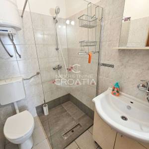 EKSKLUZIVNO: 9 APARTMANA 10 m OD MORA (1. RED) 