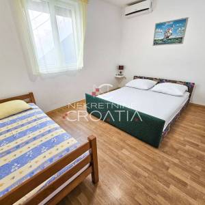 EKSKLUZIVNO: 9 APARTMANA 10 m OD MORA (1. RED) 