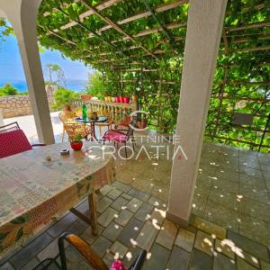 EKSKLUZIVNO: 9 APARTMANA 10 m OD MORA (1. RED) 