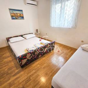 EKSKLUZIVNO: 9 APARTMANA 10 m OD MORA (1. RED) 