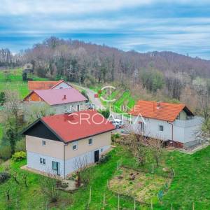 EKSKLUZIVNO: dvije kuće uz granicu sa Slovenijom